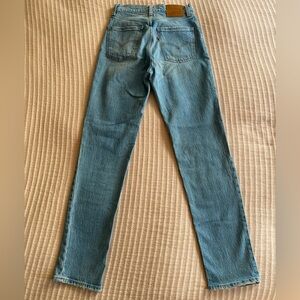70s High Slim Straight Levi’s size 25 in light wash.